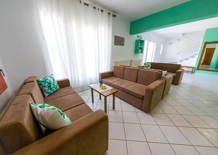 Menta Apartahotel 3*